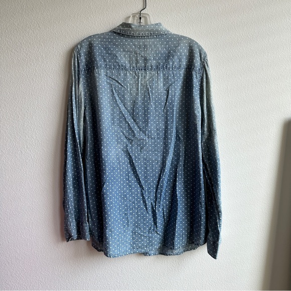 CHICO’S White Dotted Jean Shirt - Picture 6 of 6